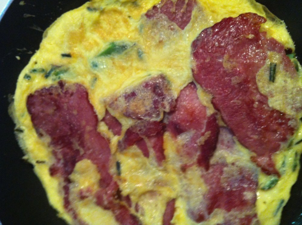 uncured turkey bacon onto the frittata